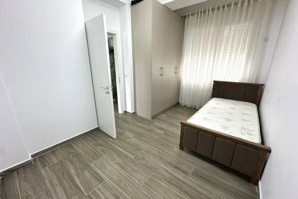 Appartamento in affitto a Tirana 2+1, Arredato