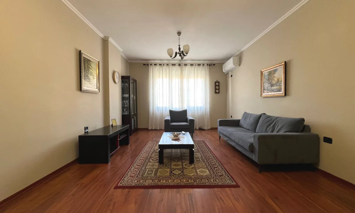 Shtepi me qera Apartament ne Tirane, 2+1, Mobilimi E mobiluar, Pagesa 700  Euro.