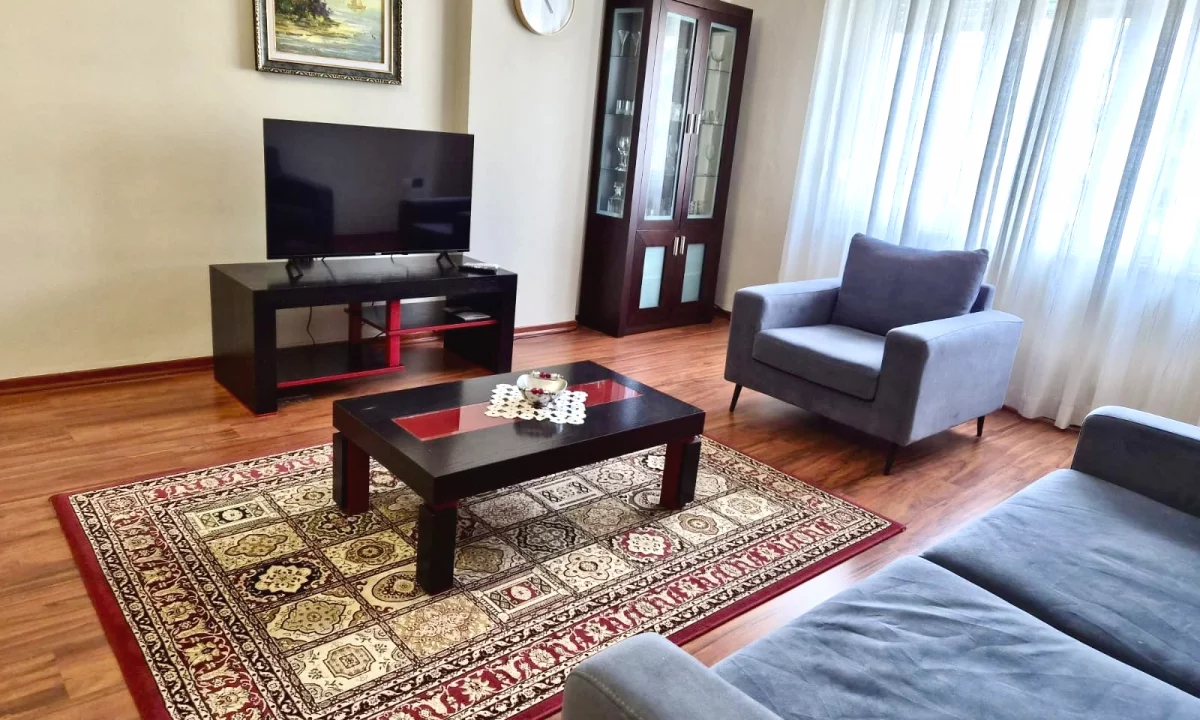 Shtepi me qera Apartament ne Tirane, 2+1, Mobilimi E mobiluar, Pagesa 69,000  Leke.