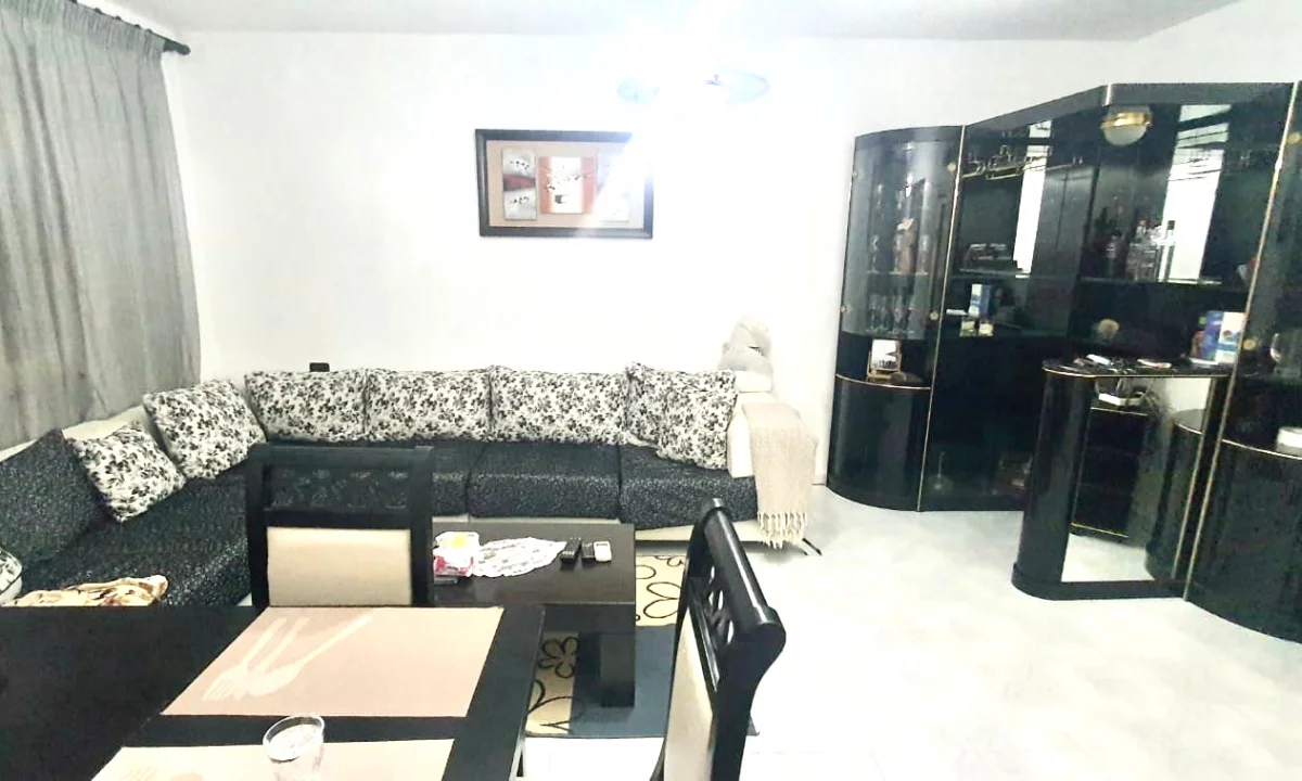 Shtepi me qera Apartament ne Tirane, 1+1, Mobilimi E mobiluar, Pagesa 45,000  Leke.