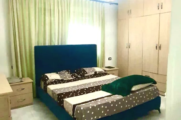 Shtepi me qera Apartament ne Tirane, 1+1, Mobilimi E mobiluar, Pagesa 45,000  Leke.