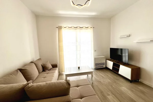 Shtepi me qera 1+1 ne Tirane - 50,000 Leke