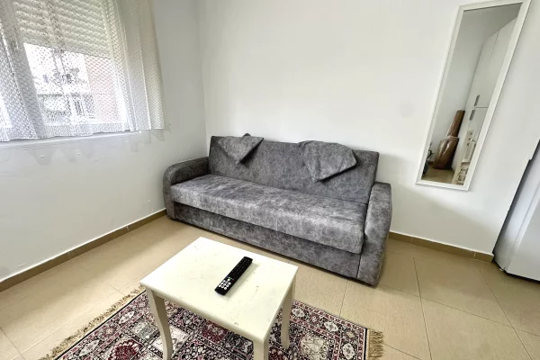 Shtepi me qera Garsoniere ne Tirane - 38,000 Leke