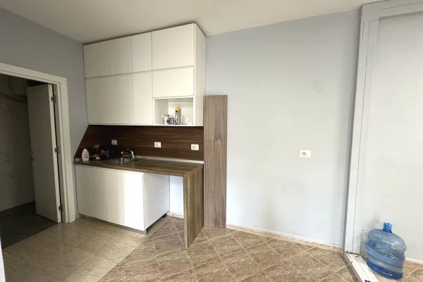 Zyre 75m2 me qera, Pazari i ri! 