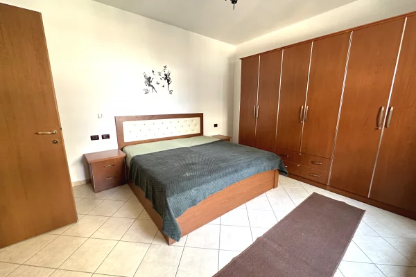 Shtepi me qera Apartament ne Tirane, 1+1, Mobilimi E mobiluar, Pagesa 65,000  Leke.