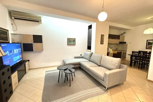 Shtepi me qera Apartament ne Tirane, 1+1, Mobilimi E mobiluar, Pagesa 65,000  Leke.