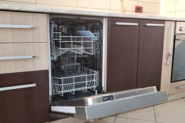 Shtepi me qera Apartament ne Tirane, 1+1, Mobilimi E mobiluar, Pagesa 65,000  Leke.