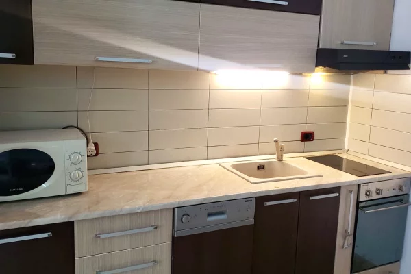 Shtepi me qera Apartament ne Tirane, 1+1, Mobilimi E mobiluar, Pagesa 65,000  Leke.
