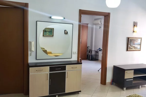 Shtepi me qera Apartament ne Tirane, 1+1, Mobilimi E mobiluar, Pagesa 60,000  Leke.