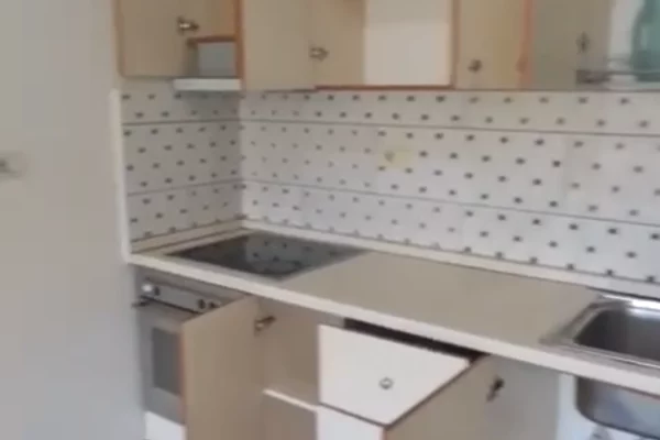 Shtepi me qera Apartament ne Tirane, 3+1, Mobilimi E mobiluar, Pagesa 57,000  Leke.