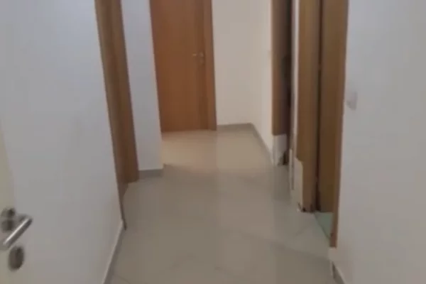 Shtepi me qera Apartament ne Tirane, 3+1, Mobilimi E mobiluar, Pagesa 57,000  Leke.