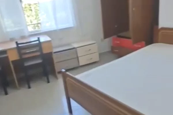 Shtepi me qera Apartament ne Tirane, 3+1, Mobilimi E mobiluar, Pagesa 57,000  Leke.
