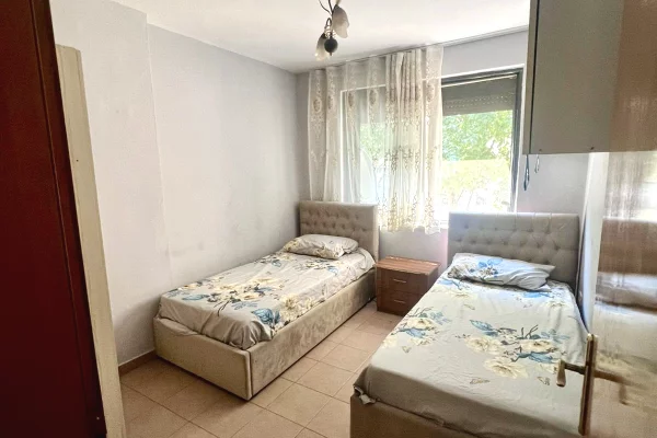 Shtepi me qera Apartament ne Tirane, 2+1, Mobilimi E mobiluar, Pagesa 50,000  Leke.