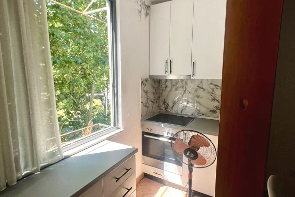 Shtepi me qera Apartament ne Tirane, 2+1, Mobilimi E mobiluar, Pagesa 50,000  Leke.