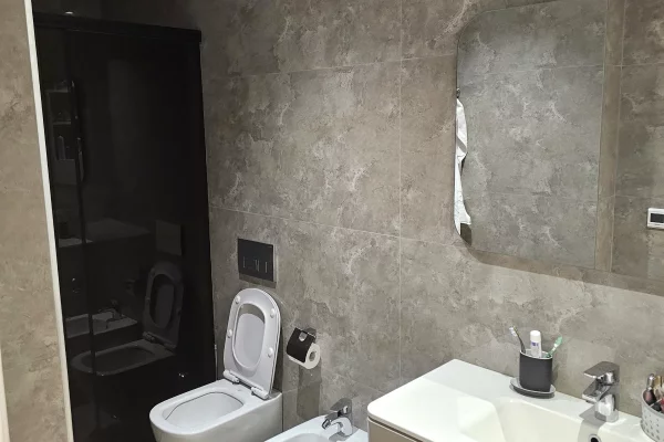 Shtepi ne shitje Apartament ne Tirane, 3+1, Mobilimi E mobiluar, Pagesa 350,000  Euro.