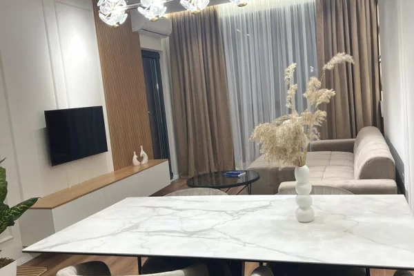 Jepet me qira apartament 1+1 ne Porcelan