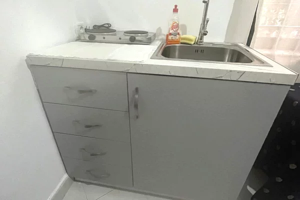 Shtepi me qera Apartament ne Tirane, Garsoniere, Mobilimi E mobiluar, Pagesa 35,000  Leke.