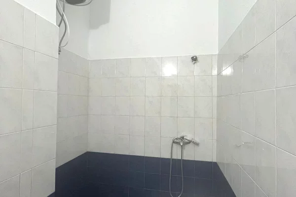 Shtepi me qera Apartament ne Tirane, Garsoniere, Mobilimi E mobiluar, Pagesa 35,000  Leke.
