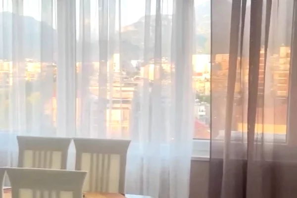 Shtepi me qera Apartament ne Tirane, 2+1, Mobilimi E mobiluar, Pagesa 55,000  Leke.