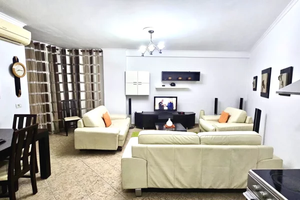 Shtepi me qera Apartament ne Tirane, 2+1, Mobilimi E mobiluar, Pagesa 650  Euro.