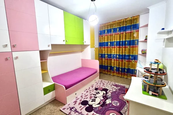Shtepi me qera Apartament ne Tirane, 2+1, Mobilimi E mobiluar, Pagesa 650  Euro.