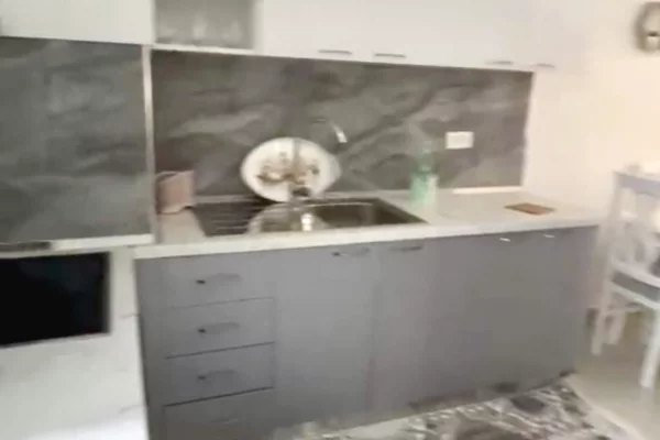 Shtepi me qera Apartament ne Tirane, 2+1, Mobilimi E mobiluar, Pagesa 55,000  Leke.