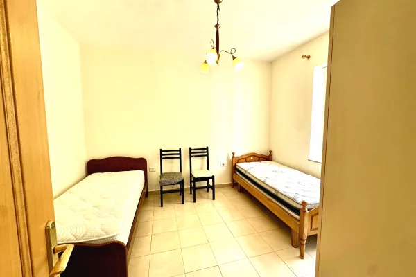 Shtepi me qera Apartament ne Tirane, 1+1, Mobilimi E mobiluar, Pagesa 47,000  Leke.
