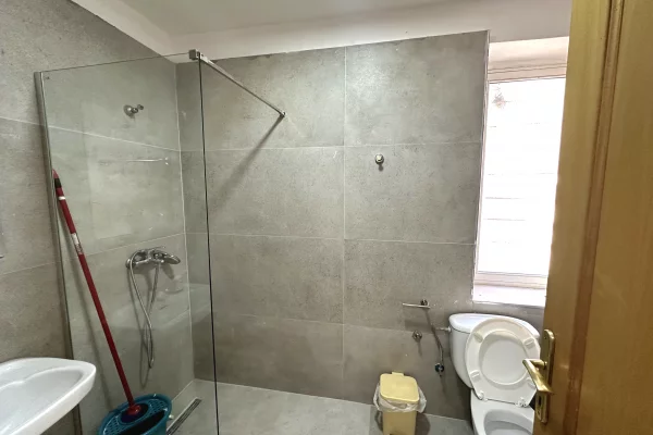 Shtepi me qera Apartament ne Tirane, 1+1, Mobilimi E mobiluar, Pagesa 47,000  Leke.
