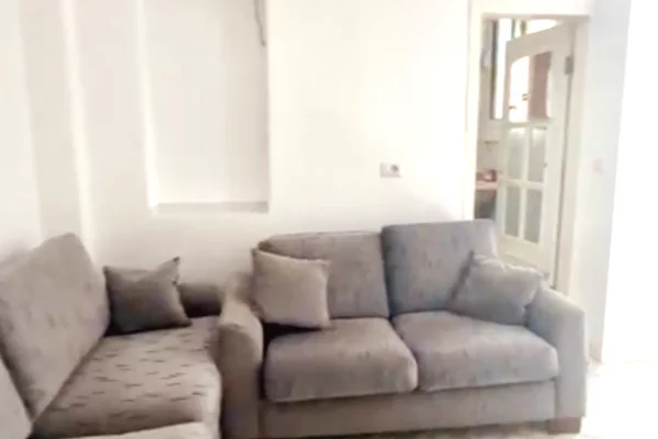 Apartament 2+1 me qera, Bar oslo Xhamlliku