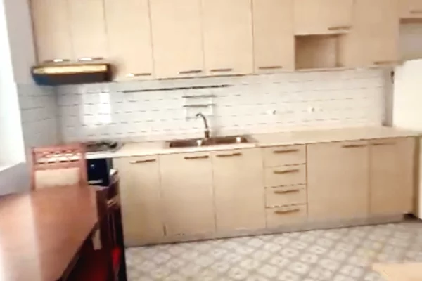 Shtepi me qera Apartament ne Tirane, 2+1, Mobilimi E mobiluar, Pagesa 50,000  Leke.
