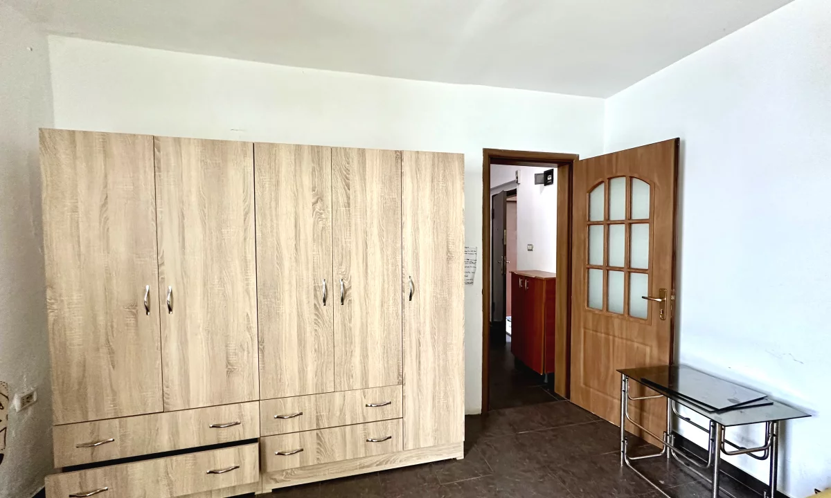 Shtepi me qera Apartament ne Tirane, Garsoniere, Mobilimi E mobiluar, Pagesa 30,000  Leke.