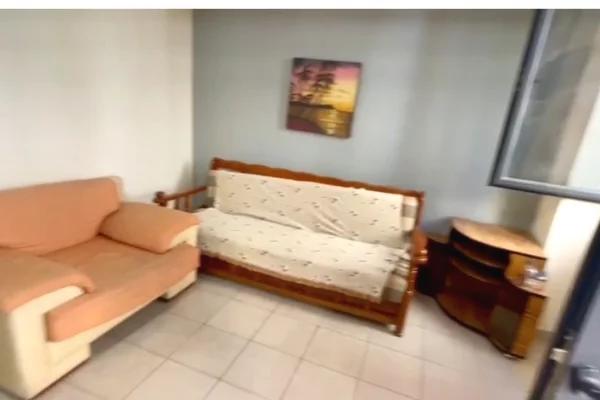 Shtepi me qera Apartament ne Tirane, 1+1, Mobilimi E mobiluar, Pagesa 35,000  Leke.