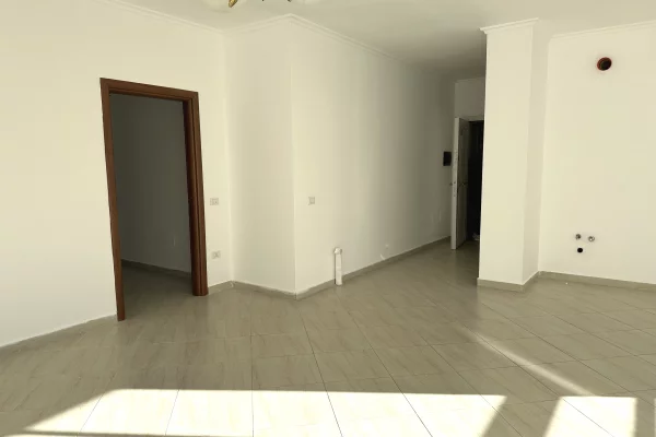 Shtepi ne shitje Apartament ne Tirane, 2+1, Mobilimi Bosh, pa mobiluar, Pagesa 252,000  Euro.