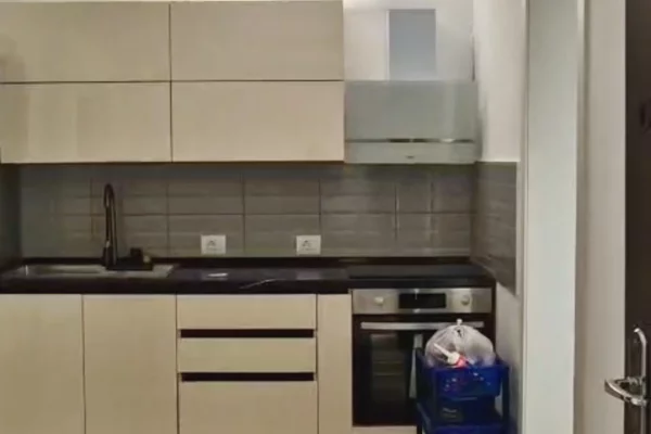 Shtepi me qera Apartament ne Tirane, 2+1, Mobilimi E mobiluar, Pagesa 700  Euro.