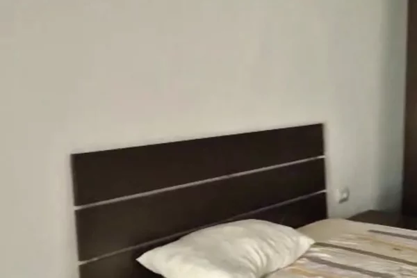 Shtepi me qera Apartament ne Tirane, 2+1, Mobilimi E mobiluar, Pagesa 700  Euro.