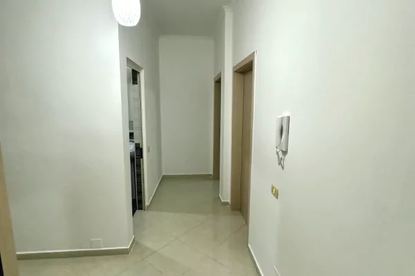 Shtepi ne shitje Apartament ne Tirane, 2+1, Mobilimi E mobiluar, Pagesa 12,000,000  Leke.