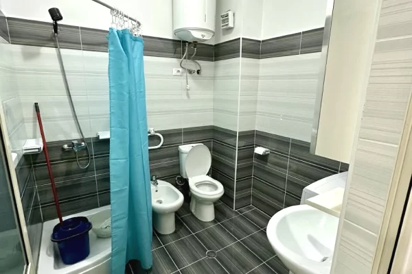 Shtepi ne shitje Apartament ne Tirane, 2+1, Mobilimi E mobiluar, Pagesa 12,000,000  Leke.
