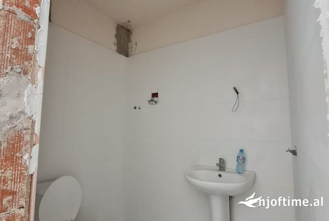 Business Property in Sale 1+1 in Tirana - 212,000 Euro