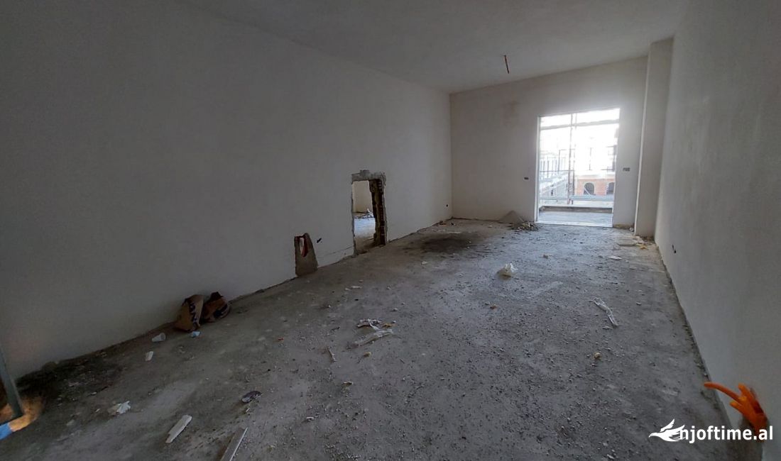 Appartamento in vendita a Tirana 2+1, Vuoto