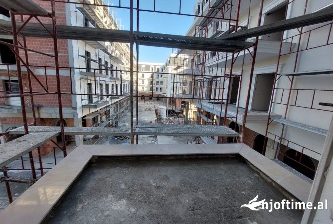 Appartamento in vendita a Tirana 2+1, Vuoto