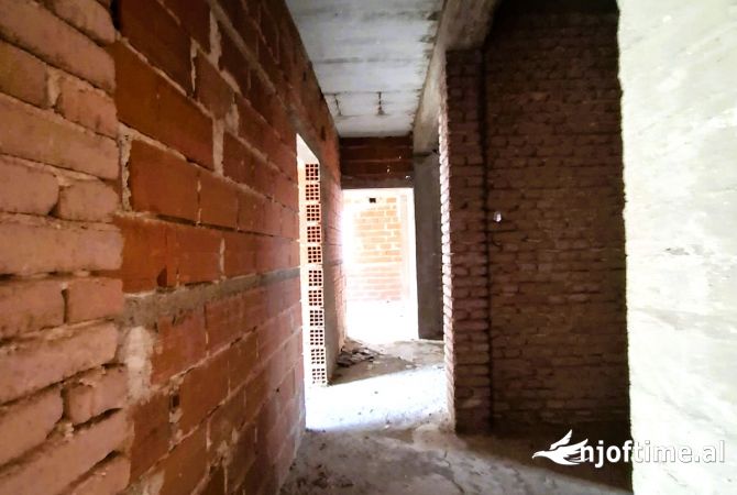 Casa privata/Indipendente in vendita a Koriza 4+1, Vuoto