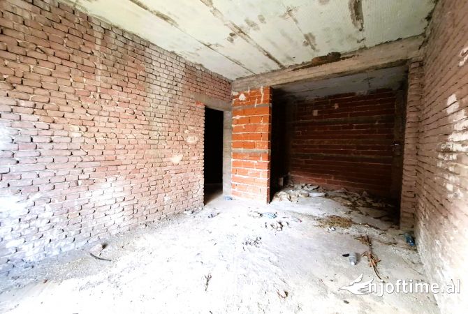 Casa privata/Indipendente in vendita a Koriza 4+1, Vuoto