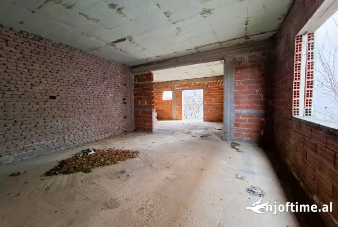 Casa privata/Indipendente in vendita a Koriza 4+1, Vuoto