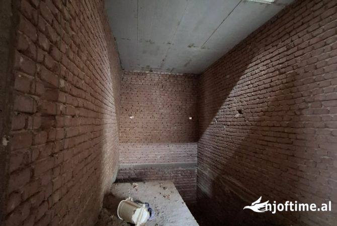 Casa privata/Indipendente in vendita a Koriza 4+1, Vuoto