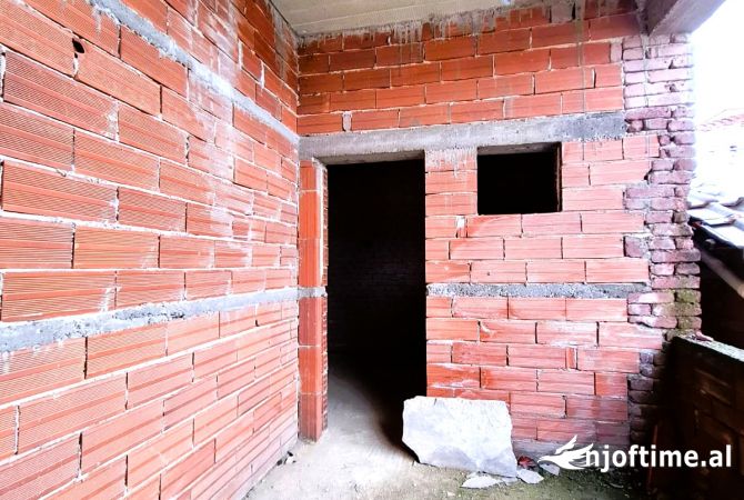 Casa privata/Indipendente in vendita a Koriza 4+1, Vuoto