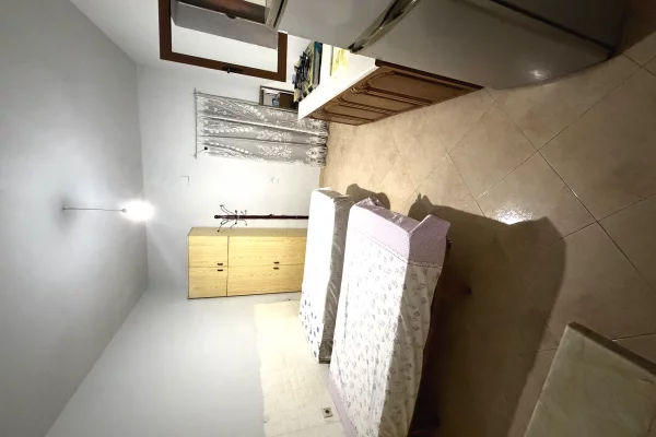 Shtepi me qera Shtepi Private ne Tirane, Garsoniere, Mobilimi E mobiluar, Pagesa 15,000  Leke.