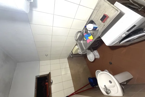 Shtepi me qera Shtepi Private ne Tirane, Garsoniere, Mobilimi E mobiluar, Pagesa 15,000  Leke.