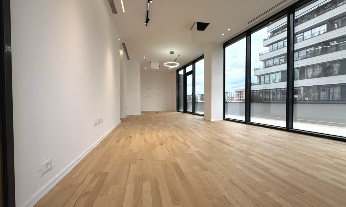 Shtepi ne shitje Apartament ne Tirane, 2+1, Mobilimi Bosh, pa mobiluar, Pagesa 447,000  Euro.