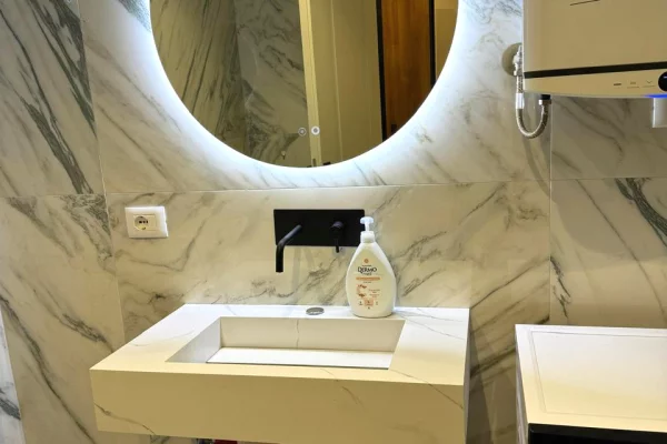 Shtepi ne shitje Apartament ne Vlore, 2+1, Mobilimi E mobiluar, Pagesa 280,000  Euro.