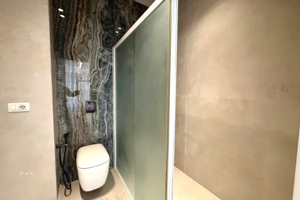 Shtepi ne shitje Apartament ne Tirane, 3+1, Mobilimi Bosh, pa mobiluar, Pagesa 365,000  Euro.